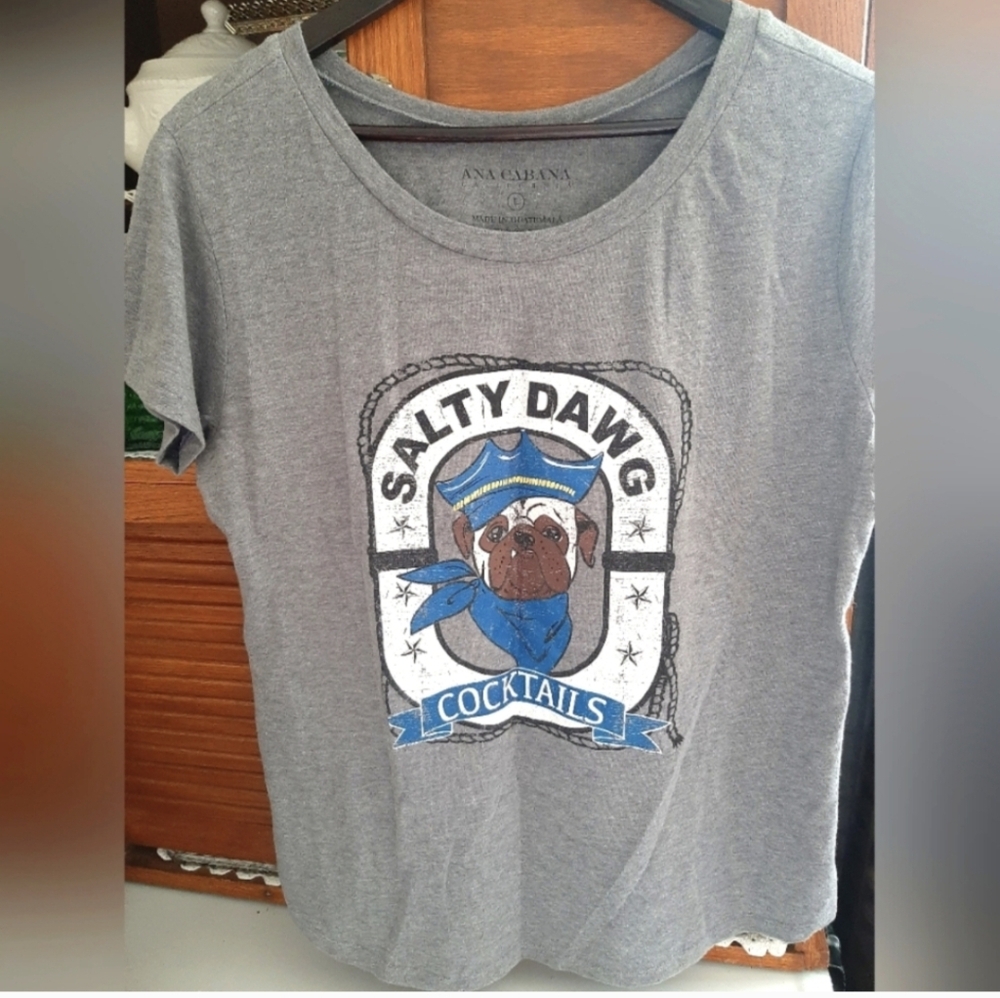 4 Size Large Tops - Picture 2 of 5
